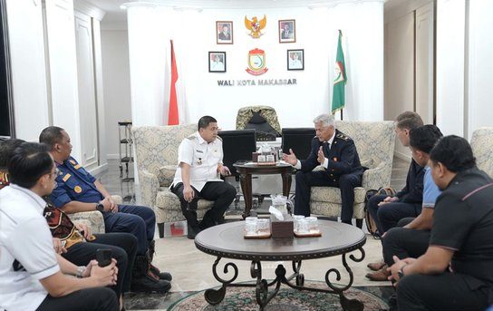 Walikota Makassar, Munafri Arifuddin bangun kolaborasi global dengan Kedubes Belanda dan Helsingor Municipality Fire Brigade dan Fireexpressdari Denmark. (FOTO:ist)