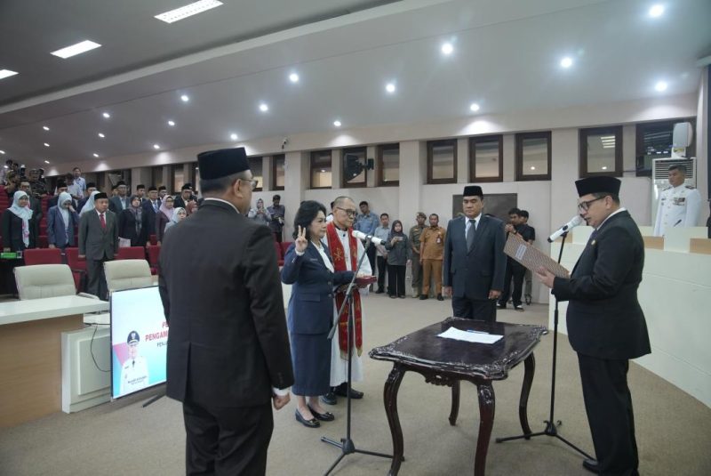 Walikota Maakassar, Munafri Arifuddin melantik Nielma Palamba sebagai PJ Sekretaris Daerah Kota Makassar. (FOTO:HUMAS PEMKOT)