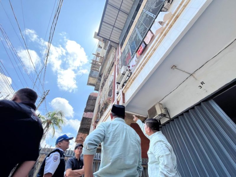 Komisi C melakukan sidak ruko di Jl. Bulusaraung. 