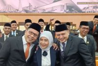 Momen Danny Pomanto bersama Walikota Makassar 2025-2029, Munafri Arifuddin dan Wakil Walikota Makassar 2025-2029 Aliyah Mustika Ilham di Rapat Paripurna Penetapan Walikota dan Wakil Walikota Makassar 2025-2029. (FOTO:ist)