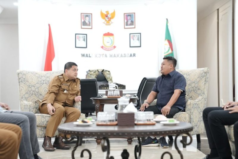 Ketua Fraksi Nasdem, Ari Ashari Ilham melakukan audiensi ke Walikota Makassar, Munafri Arifuddin membahas tentang Stadion di Untia. (Foto:Ist) 