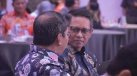 Ketua DPRD Makassar Supratman berbincang dengan Wali Kota Makassar Danny Pomanto di Forum Publik RKPD Tahun 2026.(Foto:ist)