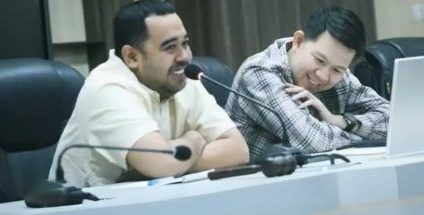 Wakil Ketua DPRD Kota Makassar, Suharmika dan Eric Horas memimpin Rapat Koordinasi dan Konsultasi di Ruang Banggar DPRD Kota Makassar. (FOTO:ist)