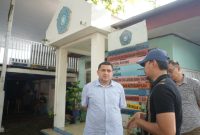 Wali Kota Makassar, Munafri Arifuddin, melakukan peninjauan langsung terhadap salah satu aset milik Pemerintah Kota Makassar yang berada di Kelurahan Pannampu, Kecamatan Tallo pada Minggu (18/05/2025). (FOTO:HUMAS PEMKOT)