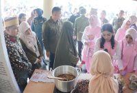 Kota Makassar kembali menegaskan posisinya sebagai simpul penting budaya nasional melalui kegiatan "Warna Budaya: Mewarnai Nusantara dengan Budaya" yang berlangsung pada 22 Mei 2025 di Benteng Rotterdam. (FOTO:HUMAS:PEMKOT)