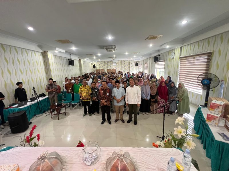Anggota DPR RI Komisi IX, H. Ashabul Kahfi, bekerja sama dengan Kementerian Kependudukan dan Perlindungan Keluarga (Kemendugbangga) menggelar sosialisasi Program Bangga Kencana di Aula RSIA Sitti Khadijah, Kota Makassar, Jumat (16/5/2025).(FOTO:AB)