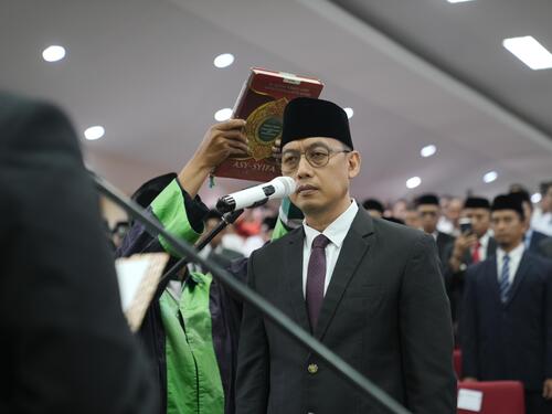 prosesi pelantikan yang berlangsung khidmat di Balai Kota Makassar pada Rabu (28/5/2025), Wali Kota Munafri Arifuddin secara resmi melantik Dr. Andi Zulkifli Nanda sebagai Sekda. (FOTO:IST)