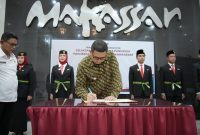 Walikota Makassar, Munafri Arifuddin mengukuhkan para Duta Pancasila dari kalangan Paskibraka Kota Makassar. (Foto:HUMAS DPRD)
