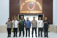 Ketua DPRD Kota Makassar, Supratman, menghadiri rapat koordinasi Forum Komunikasi Pimpinan Daerah (Forkopimda) Kota Makassar yang berlangsung di Markas Kodim 1408/Mks pada Selasa, 17 Juni 2025