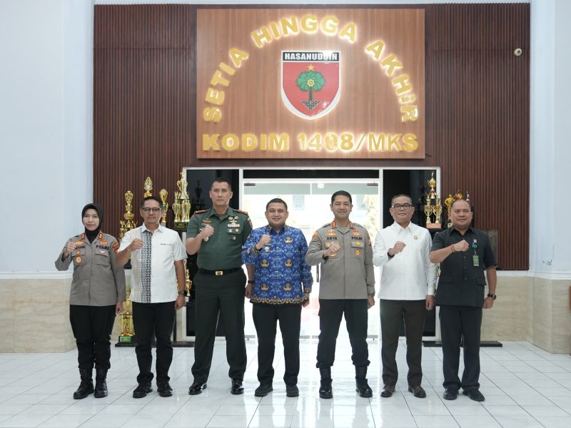 Ketua DPRD Kota Makassar, Supratman, menghadiri rapat koordinasi Forum Komunikasi Pimpinan Daerah (Forkopimda) Kota Makassar yang berlangsung di Markas Kodim 1408/Mks pada Selasa, 17 Juni 2025