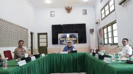 Walikota Makassar, Munafri Arifuddin, bersama jajaran Forum Komunikasi Pimpinan Daerah (Forkopimda) Makassar menggelar rapat koordinasi strategis di Markas Kodim 1408, pada Selasa, 17 Juni 2025.(FOTO:HUMAS PEMKOT)