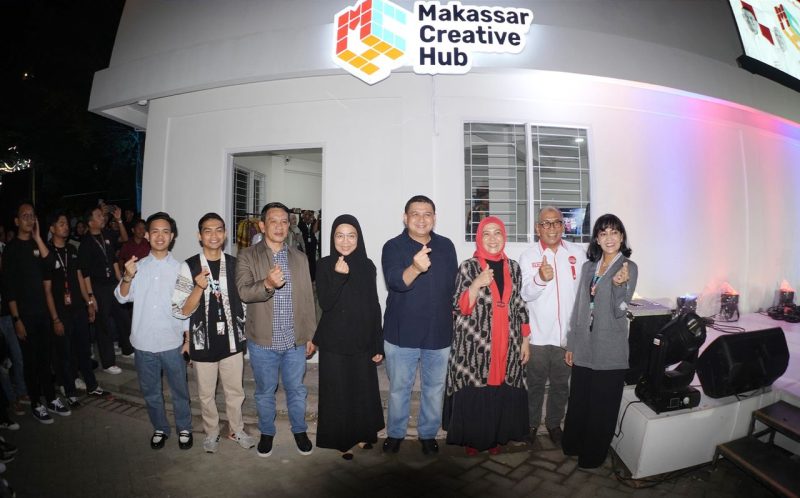 Wali Kota Makassar, Munafri Arifuddin, secara resmi meluncurkan Makassar Creative Hub (MCH) pada Sabtu, 21 Juni 2025. Acara ini turut dihadiri oleh Wakil Wali Kota Makassar, Aliyah Mustika Ilham, Ketua TP-PKK Melinda Aksa, Tim Ahli Pemkot Makassar Dara Nasution, Kakanwil Kemenkumham Sulsel Andi Basmal, serta Direktur MCH, Muhammad Sabiq.(FOTO:HUMAS PEMKOT)