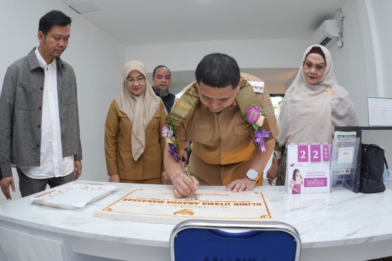 Walikota Makassar, Munafri Arifuddin, meresmikan Klinik Ananda di Jalan Monginsidi pada Selasa, 24 Juni 2025.(FOTO:HUMAS PEMKOT)