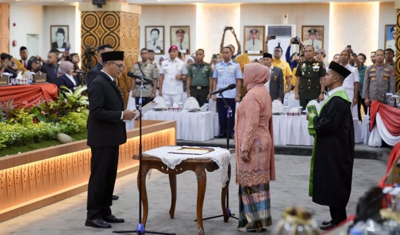 Pelantikan Prof Apiaty K Amin Syam sebagai Anggota DPRD Kota Makassar melalui mekanisme Pengganti Antar Waktu (PAW) resmi digelar dalam Rapat Paripurna DPRD Kota Makassar pada Senin, 30 Juni 2025. (FOTO:IST)