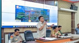 Plt. Direktur Utama Perumda Pasar Makassar Raya menghadiri Rapat Koordinasi terkait pendataan dan penertiban pedagang di sepanjang Jl. Sawi dan Jl. Labu, Kecamatan Bontoala, Kota Makassar, pada Selasa (24/6/2025). (FOTO:HUMAS)