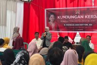 Anggota DPRD Kota Makassar dari Fraksi PDI Perjuangan, Andi Suhada Sappaile, menghadiri kegiatan Kunjungan Kerja Anggota DPR RI dari Fraksi PDIP, Ridwan Andi Wittiri, SH (ARW), yang digelar di Jalan Ranggong, Kecamatan Ujung Pandang, pada Kamis (12/6/2025). (FOTO:REDAKSI)