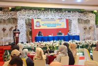 Wakil Ketua DPRD, Andi Suharmika, SH menjalankan Sosialisasi Peraturan Daerah No 7 Tahun 2009 Pelayanan Kesehatan di Hotel Sarison (13/06). (FOTO:REDAKSI)