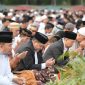 Wali Kota Makassar, Munafri Arifuddin, melaksanakan perayaan Hari Raya Idul Adha 1446 Hijriah bersama ribuan masyarakat di Lapangan Karebosi pada Jumat pagi (6/6/2025). (FOTO:HUMAS PEMKOT)