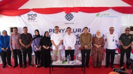 Wali Kota Makassar, Munafri Arifuddin, bersama Wakil Wali Kota Makassar, Aliyah Mustika Ilham, dan perwakilan Kementerian Ketenagakerjaan RI, Prof. Dr. Yassierli, turun langsung memantau penyaluran Bantuan Subsidi Upah (BSU) tahun 2025 di Kantor Pos Makassar pada Sabtu (26/7/2025). (FOTO:HUMAS PEMKOT)