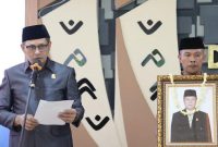 Wali Kota Makassar, Munafri Arifuddin, secara langsung memimpin prosesi pelepasan dan menerima jenazah dari pihak keluarga melalui Ketua DPRD, Supratman.(FOTO:IST)