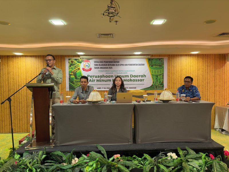 Anggota DPRD Kota Makassar dari Fraksi Partai Kebangkitan Bangsa (PKB), Basdir, SE kembali menunjukkan kepeduliannya terhadap edukasi masyarakat dengan menggelar kegiatan Sosialisasi Penyebarluasan Peraturan Daerah (Perda) Tahun Anggaran 2025.(FOTO:REDAKSI)