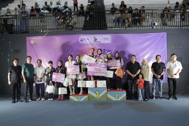 Wali Kota Makassar, Munafri Arifuddin, secara resmi menutup gelaran Aisha Tennis Cup 2025 yang berlangsung meriah di Kota Makassar. (FOTO:HUMAS PEMKOT)