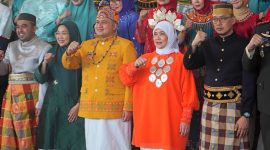 Wakil Ketua DPRD Kota Makassar, Andi Suharmika, menghadiri upacara penurunan bendera merah putih dalam rangka peringatan Hari Ulang Tahun ke-80 Republik Indonesia.(FOTO:HUMAS PEMKOT)