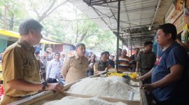 Wali Kota Makassar, Munafri Arifuddin, melakukan inspeksi mendadak di Pasar Pabaeng-baeng pada Senin (25/08/2025).(FOTO:HUMAS PEMKOT)