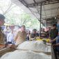 Wali Kota Makassar, Munafri Arifuddin, melakukan inspeksi mendadak di Pasar Pabaeng-baeng pada Senin (25/08/2025).(FOTO:HUMAS PEMKOT)