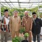 Wali Kota Makassar, Munafri Arifuddin, bersama warga Bukit Baruga secara resmi melaunching Gerakan Urban Farming sekaligus meresmikan Buku Makassar Urban Farming pada Senin (15/09/2025).(FOTO:HUMAS PEMKOT)