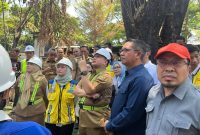 Direktur Jenderal Cipta Karya Kementerian Pekerjaan Umum, Dewi Chomistriana, melakukan peninjauan langsung di DPRD Kota Makassar pada Selasa (16/9/2025).(FOTO:REDAKSI)