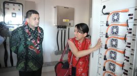 Wali Kota Makassar, Munafri Arifuddin, meninjau langsung progres pembangunan pabrik es di Pulau Barrang Lompo, Kecamatan Kepulauan Sangkarrang, Jumat (19/9/2025).(FOTO:HUMAS PEMKOT)