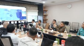 Wali Kota Makassar bersama Sekretaris Daerah, Andi Zulkifly Nanda, dan Ketua Tim Ahli Pemerintah Kota, Andi Hudli Huduri, melakukan kunjungan kerja ke Kantor Direktorat Jenderal Perhubungan Laut (Hubla) Kementerian Perhubungan RI di Jakarta, Kamis (9/10/2025).(FOTO:HUMAS PEMKOT)