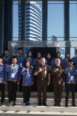 Kajati Sulsel Lepas Kontingen Kejaksaan RI ke MTQ VIII KORPRI Nasional 2026